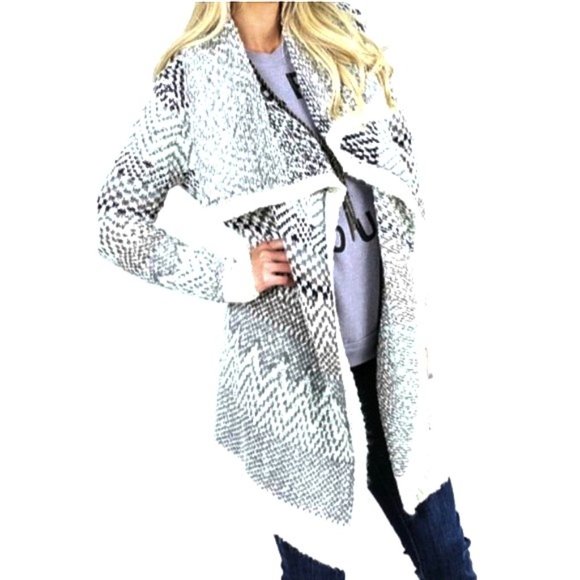 lovestitch Sweaters - Lovestitch White Grey Chevron Duster Open Cardigan